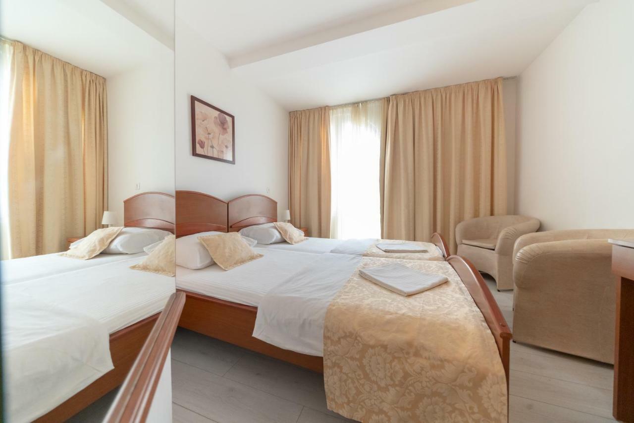 Hotel Hygge Biograd Na Moru Exterior photo