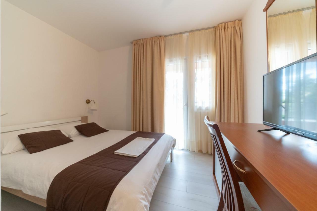 Hotel Hygge Biograd Na Moru Exterior photo