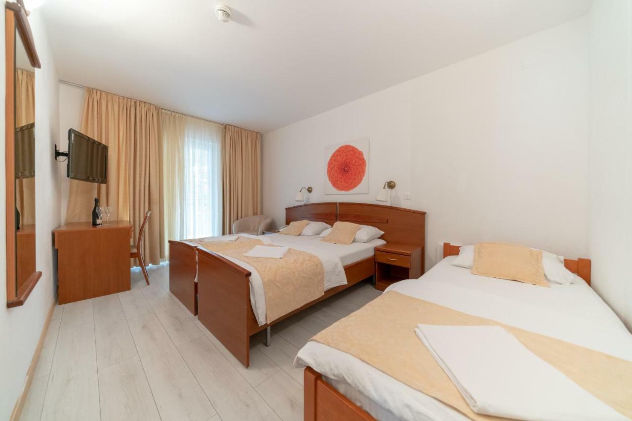 Hotel Hygge Biograd Na Moru Exterior photo